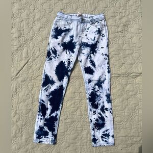 Forever 21 Girls tie dyed jeans Size 9/10 super cute twisted belt loops